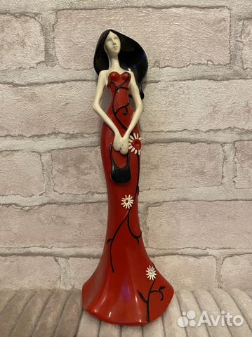 Статуэтка девушка