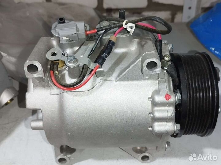 Компрессор автокондиционера Honda CR-V II 2 L