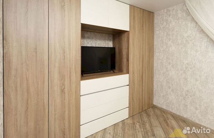 Шкаф купе с зеркалом