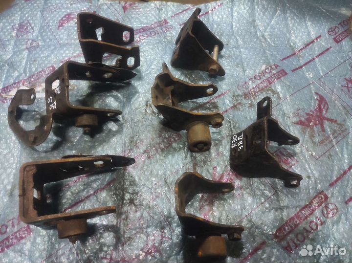 Кронштейн АКПП Toyota rav 4 30