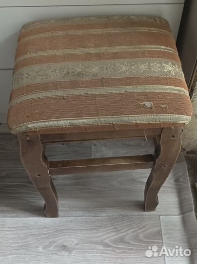 Набор стульев