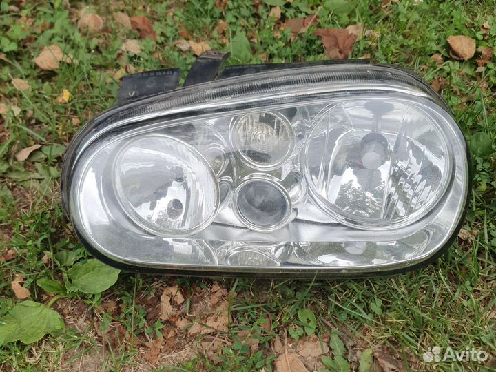 Фара левая golf 4