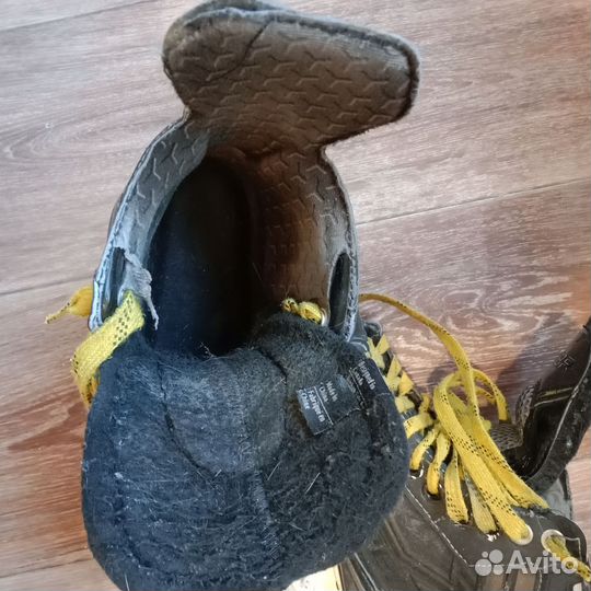 Хоккейные коньки bauer