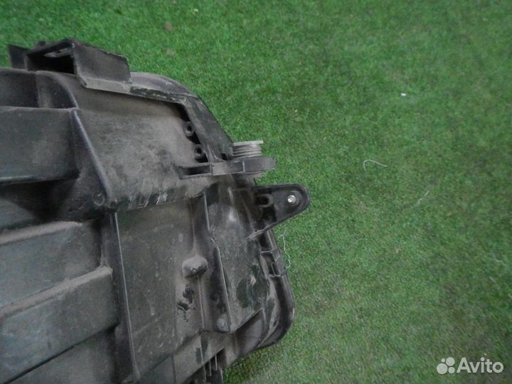 Фара левая Volkswagen Tiguan