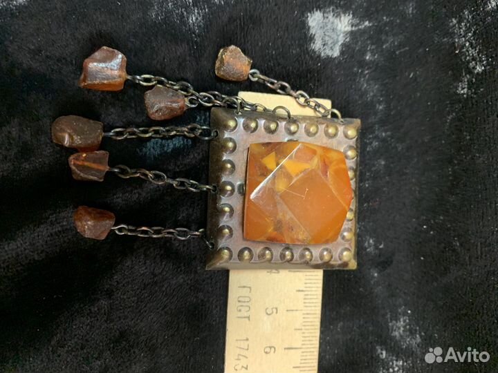 Брошь Спиндулеляй. Прибалтика