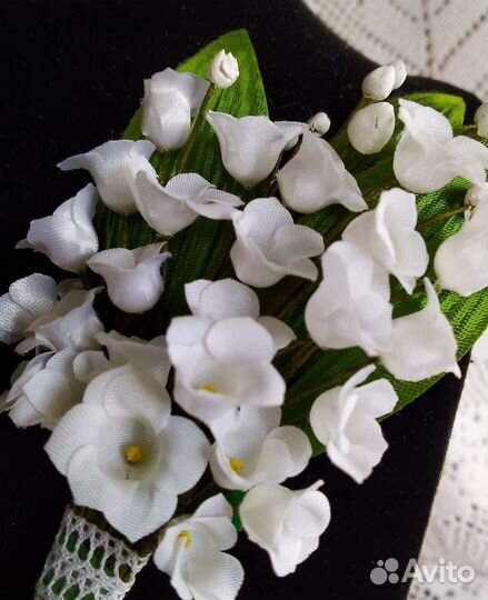 Бутоньерка-брошь 