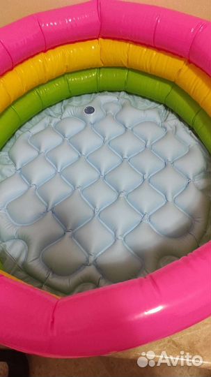 Бассейн для малыша