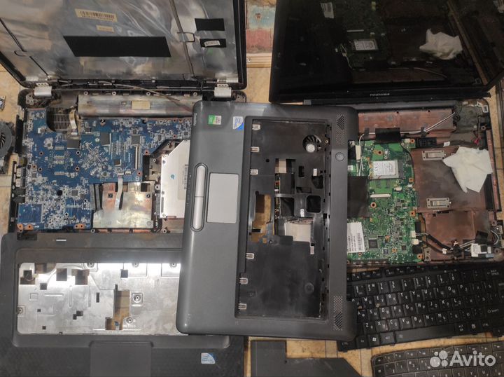 Разбор ноутбуков Lenovo и Toshiba