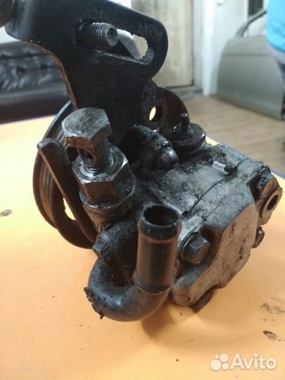 Насос гура Kia Rio 1