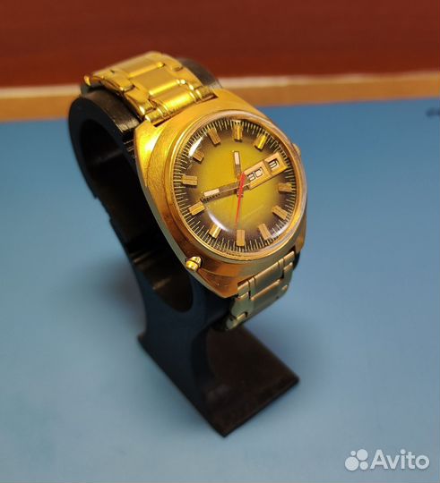 Наручные часы Чайка (2628н)