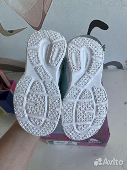 Кроссовки детские 26 размер