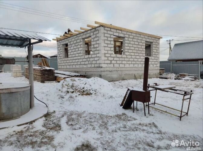 Бригада строителей