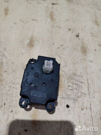 Сервопривод заслонок печки Opel Insignia