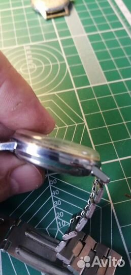 Часы ракета