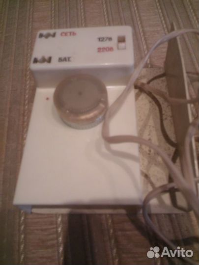 Зарядное для бритвы и круглый нож