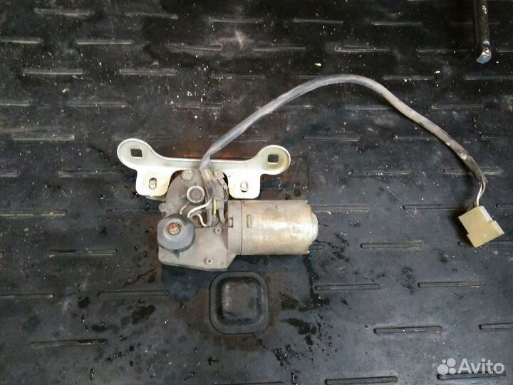 Моторчик стеклоочистителя задней двери