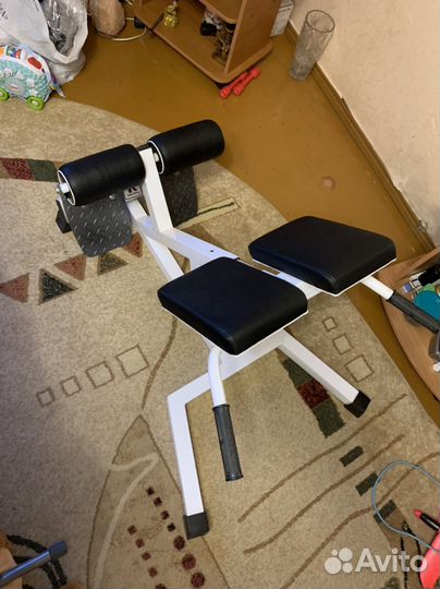 Тренажер для спины гиперэкстензия