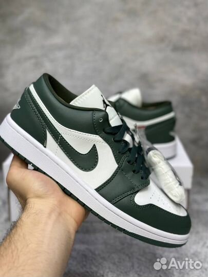 Кроссовки Nike Air Jordan 1 low white olive