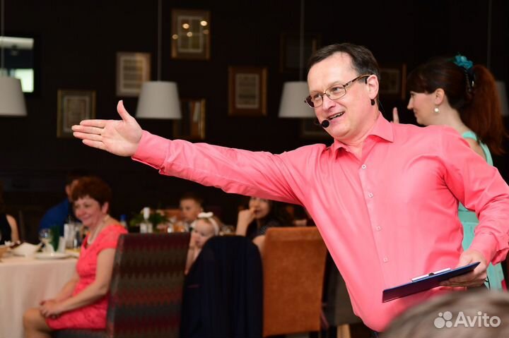 Ведущий *Певец *Гитарист *Диджей