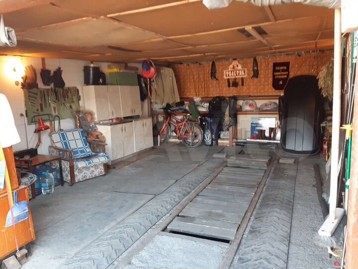 Гараж, > 30 м²