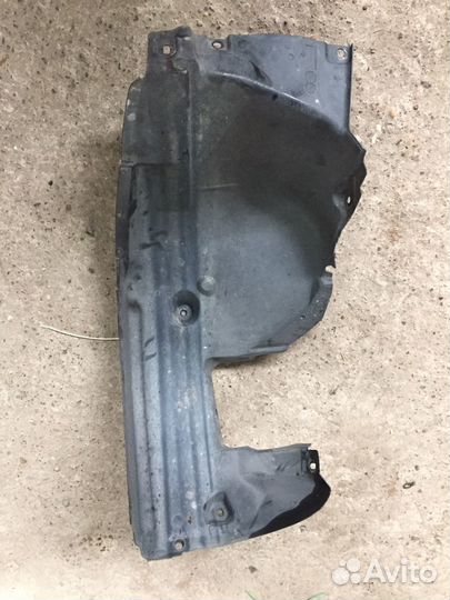 Подкрылок передний левый Bmw e81 e87