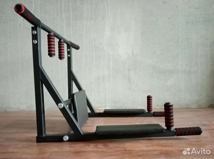 Турник настенный