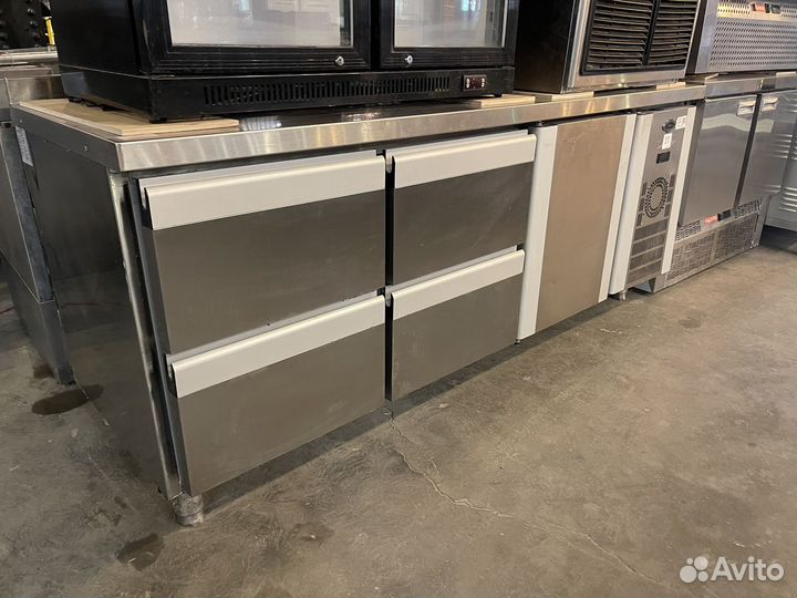 Холодильный стол