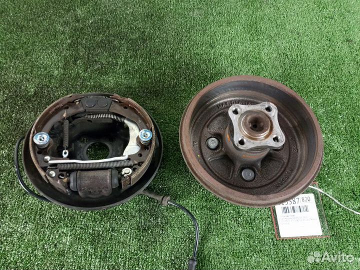 Ступица задняя правая Nissan March AK12 CR12DE