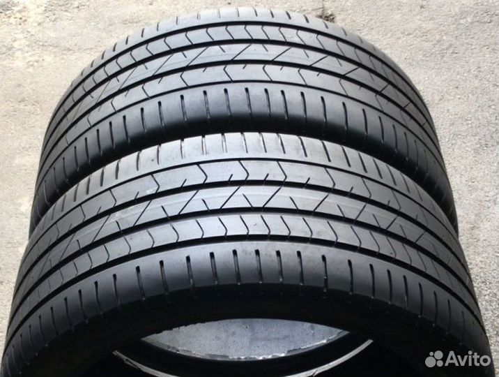 Pirelli P Zero PZ4 275/35 R20 102Y