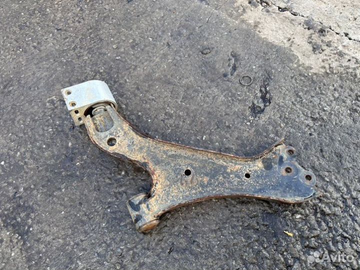 Рычаг передний правый Opel Antara