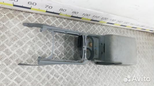 Подлокотник центральный jeep grand cherokee WK (3B