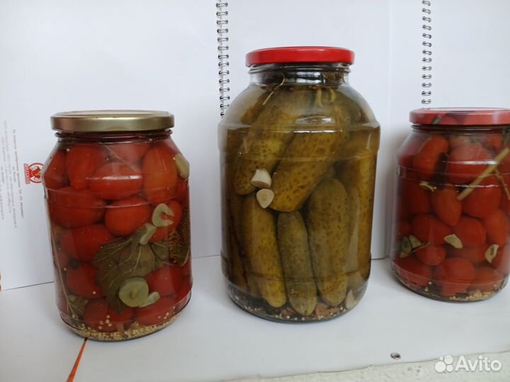 Огурцы, помидоры соленые