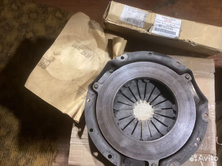 Продаю корзину сцпления на двигаель 4d56