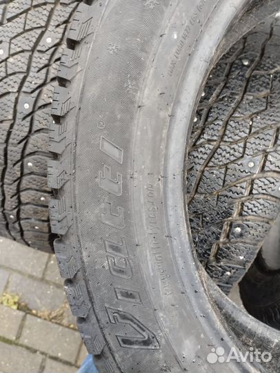 Viatti Bosco Nordico V-523 215/55 R17 94B