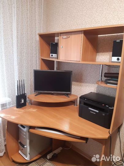 Компьютерный стол