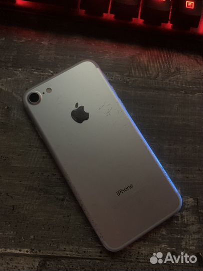 iPhone 7 32 touch id