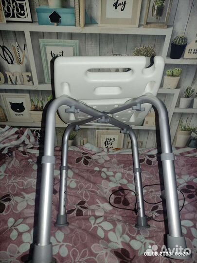 Стул для купания в ванной