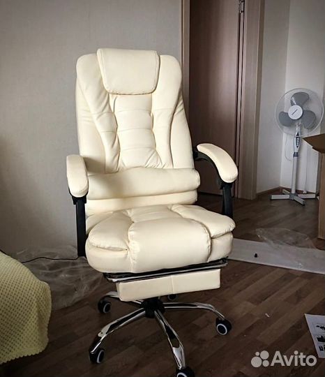 Компьютерное кресло Boss с подножкой