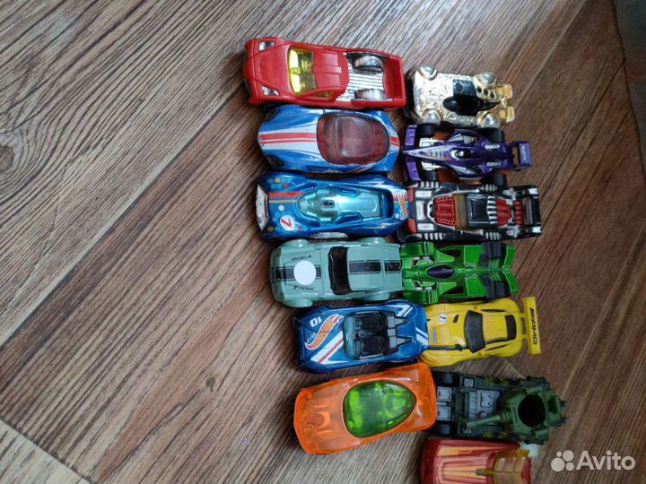 Машинки хотвилс