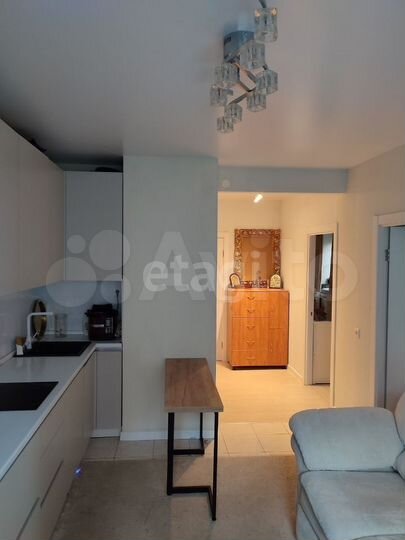 2-к. квартира, 43 м², 3/17 эт.