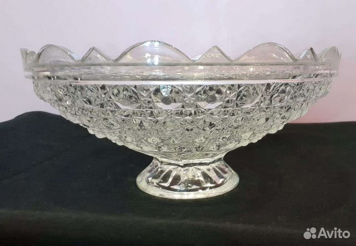 Вазы и тарелки разные