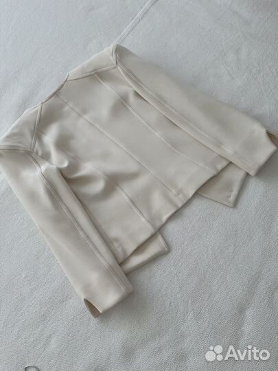 Пиджак белый 40