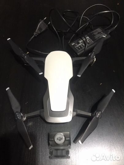 Квадрокоптер DJI Mavic Air