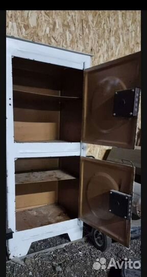 Сейф металлический