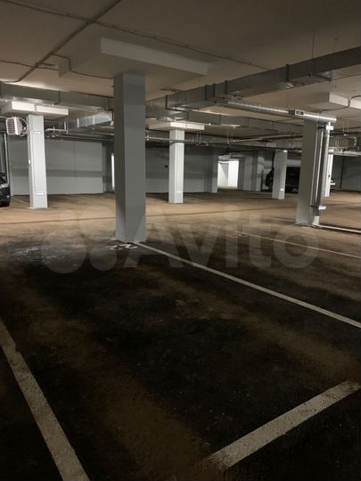Машиноместо, 14 м²
