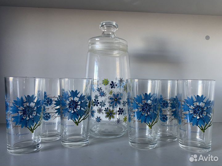 Графин со стаканами в коробке