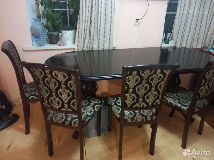 Столовая группа б/у стуля 6 шт и стол