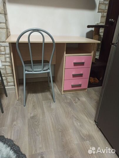 Письменный стол