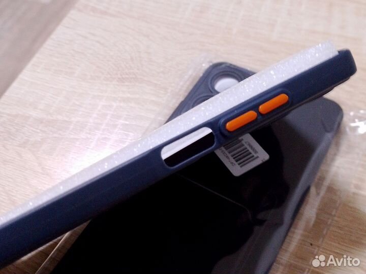 Чехлы на телефон