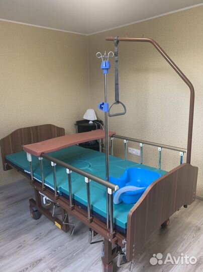 Медицинская кровать